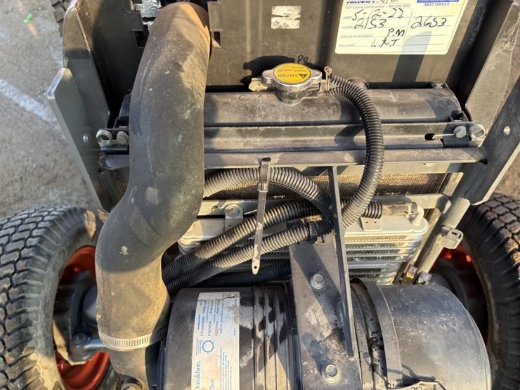 2017-kubota-l4701d-image-32