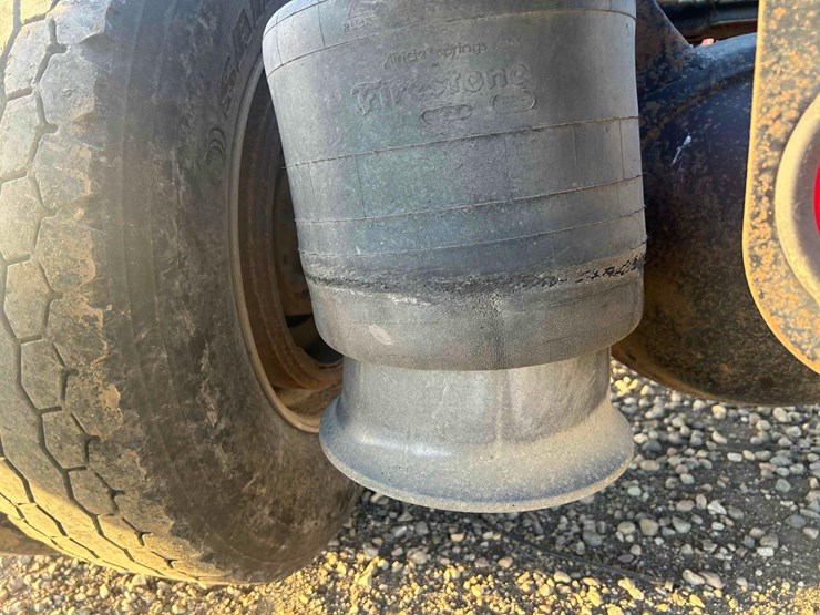 2007-freightliner-columbia-120-image-15