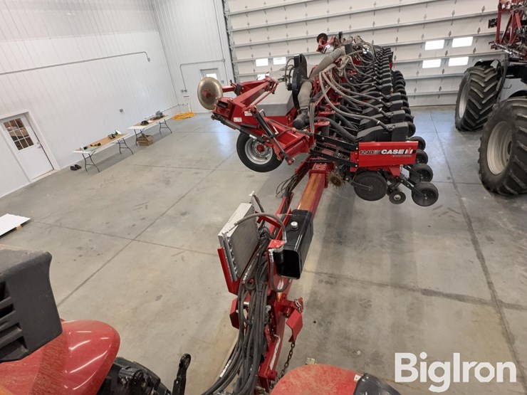 2012-case-ih-1240-image-11