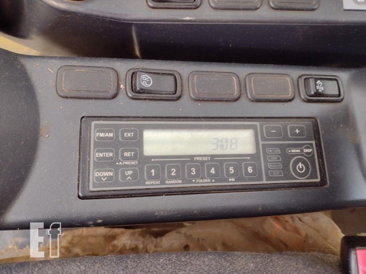 2019-kobelco-sk140sr-lc-5-image-10