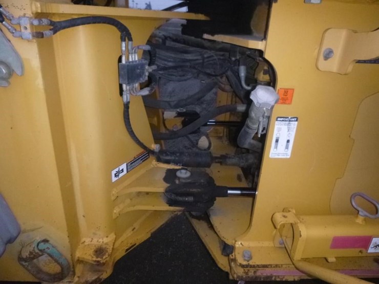 2005-deere-624j-image-24