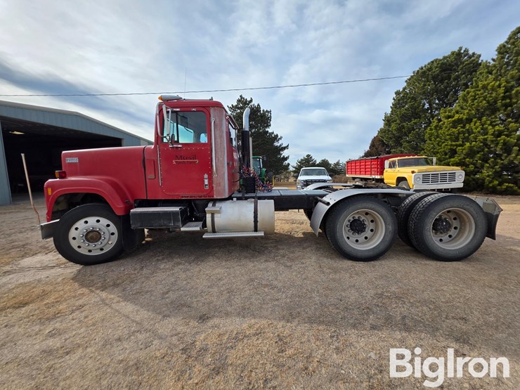 1984-international-f-4370-image-8