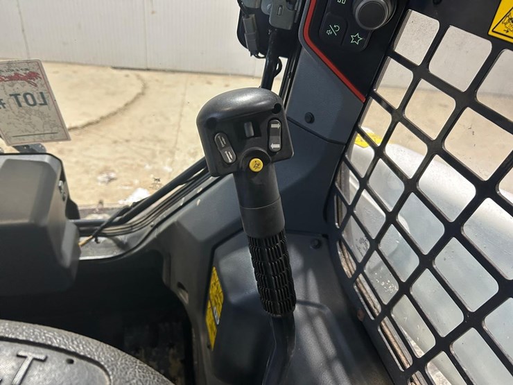 2021-bobcat-s64-image-21