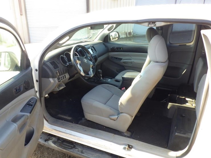 2013-toyota-tacoma-image-5