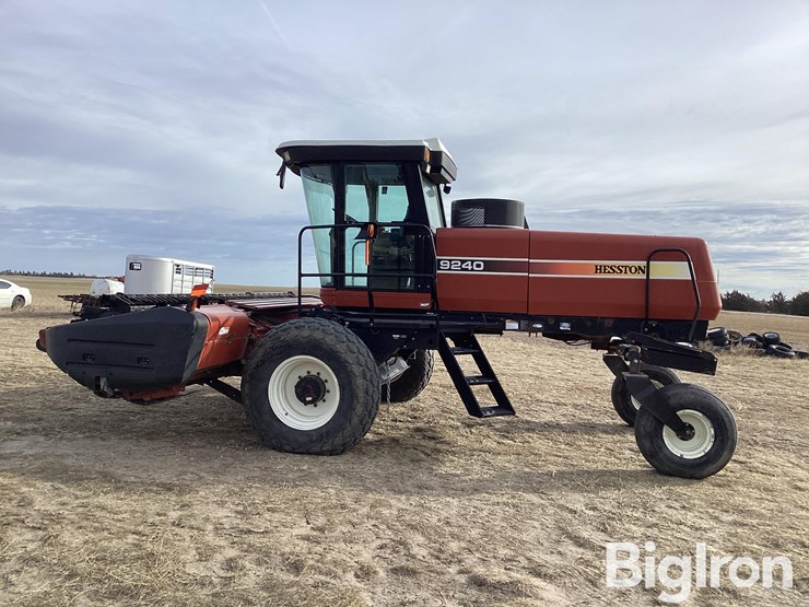 2005-hesston-9240-image-8