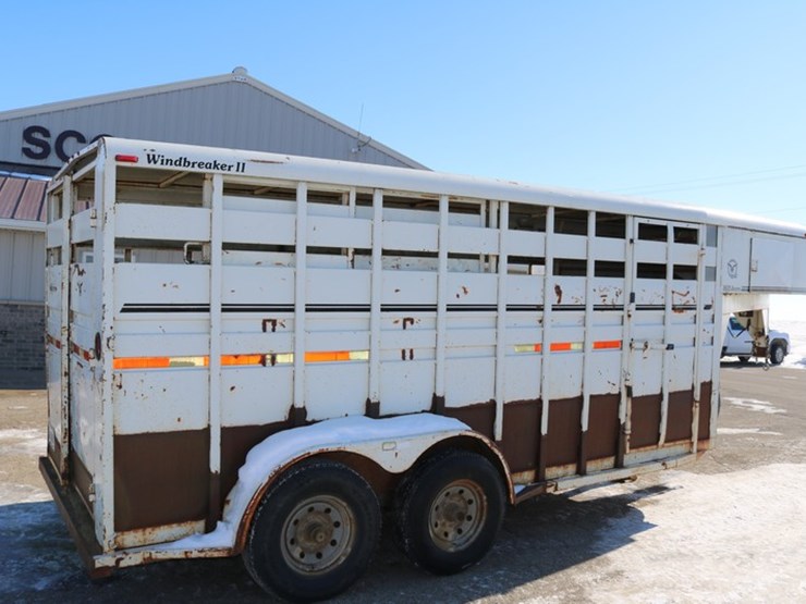 #4141-•-1998-hillsboro-16'-livestock-trailer-image-2