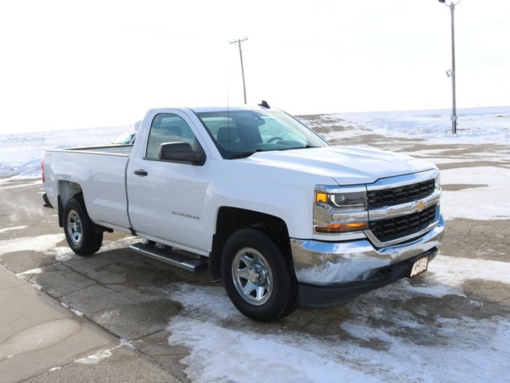 2016-chevrolet-1500-image-4