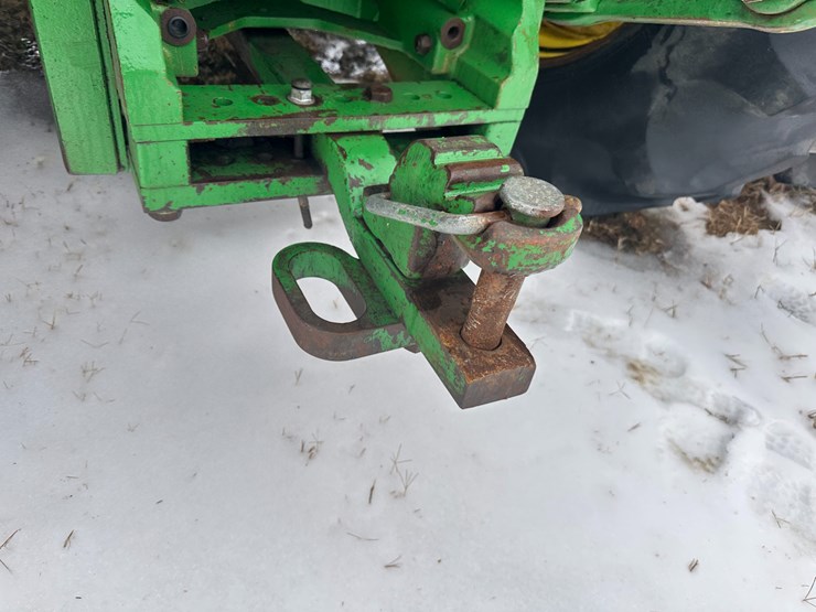 john-deere-8330-image-29