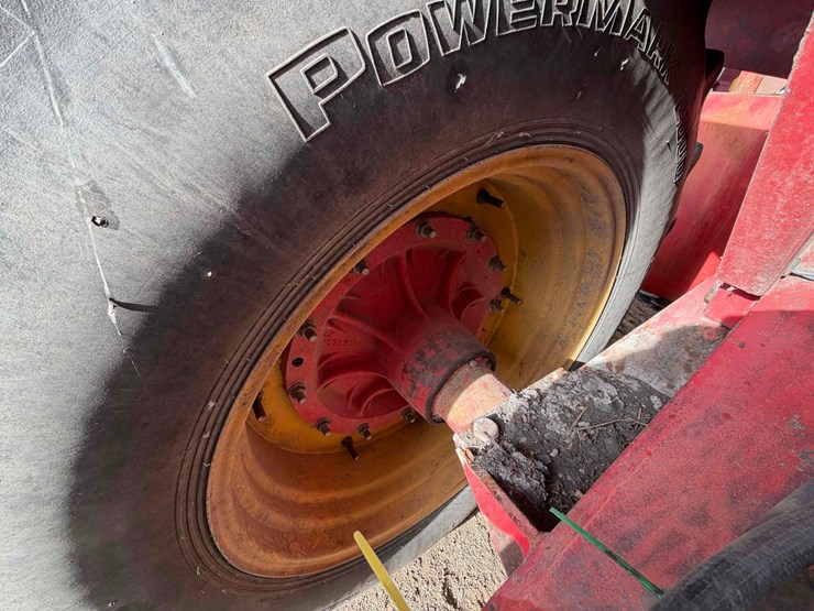 1979-versatile-835-image-11