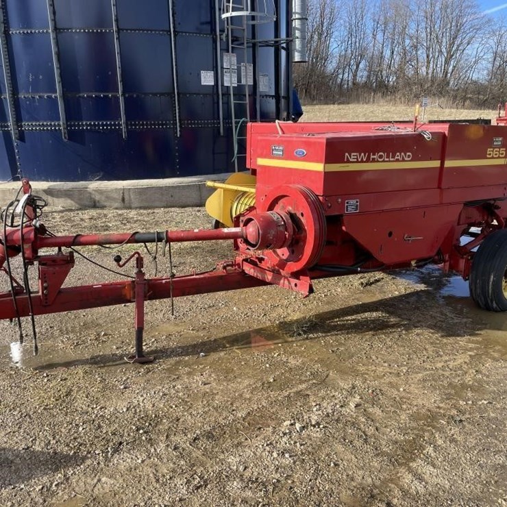 NEW HOLLAND 565