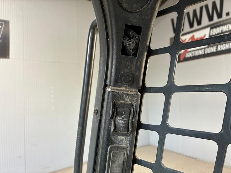 2020-bobcat-t770-image-23