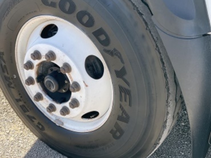 2009-international-7400-image-9