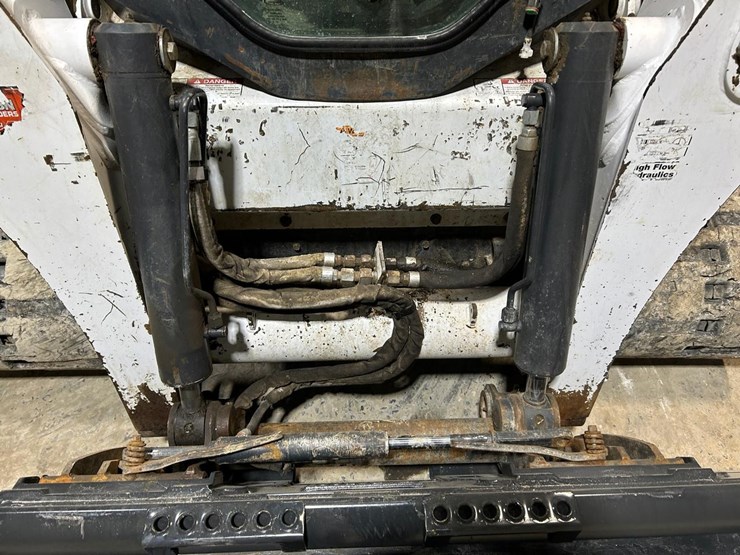 2015-bobcat-t870-image-10