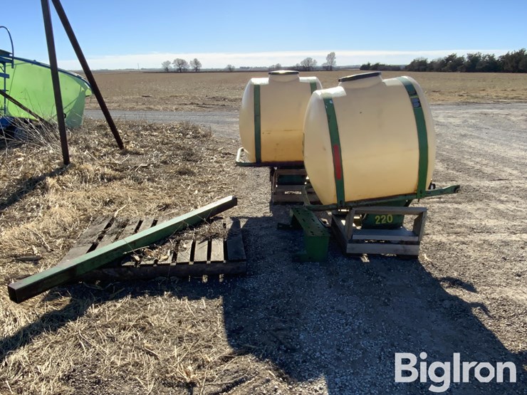 john-deere-220-image-4