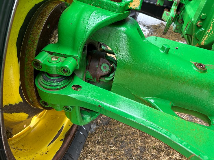 2012-john-deere-8310r-image-18
