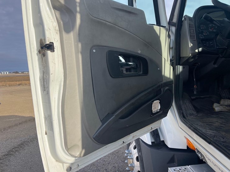 2015-international-prostar-image-44