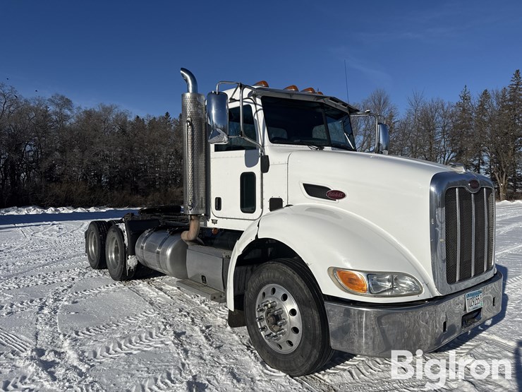 2010-peterbilt-384-image-3