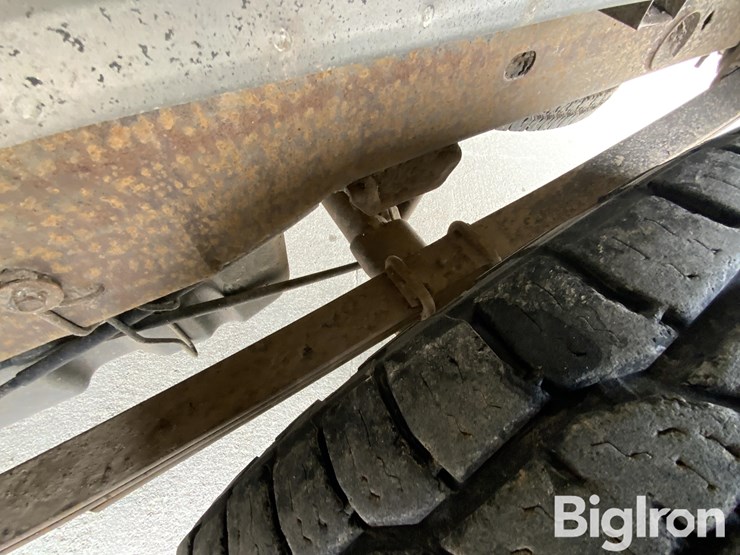 2002-chevrolet-silverado-1500-image-10