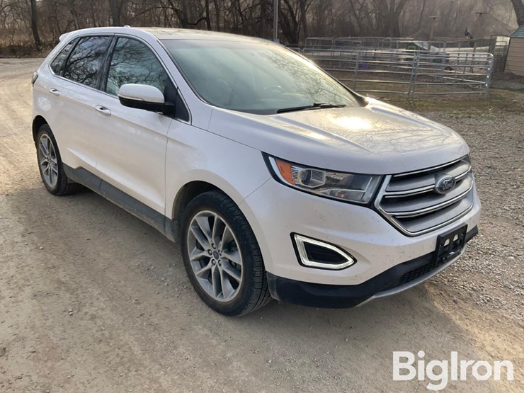 2016-ford-edge-titanium-image-3