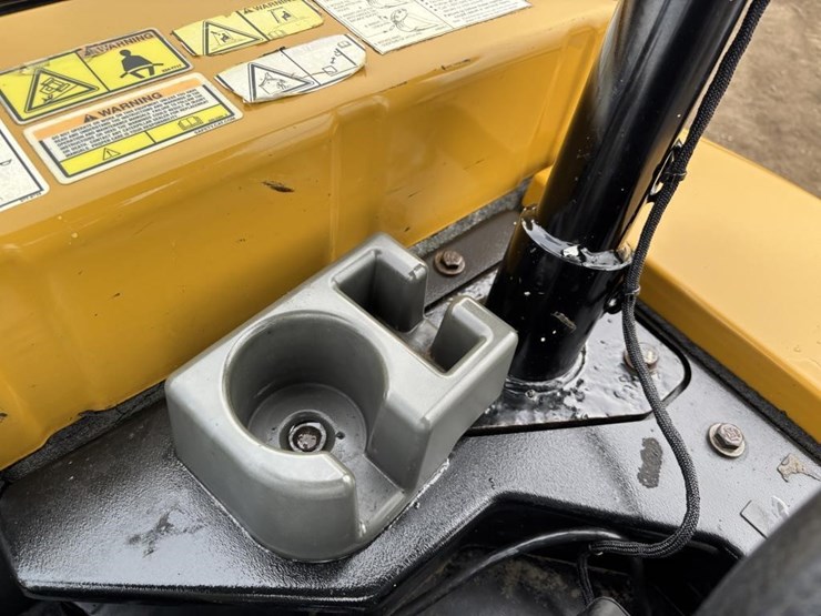 2018-caterpillar-303-image-37