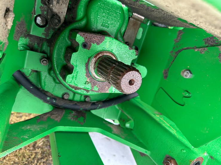 2012-john-deere-8310r-image-21