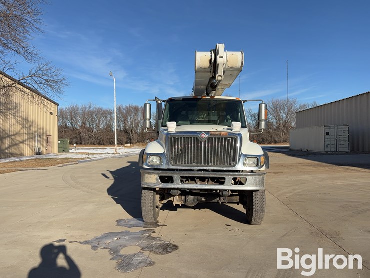 2005-international-7400-image-2