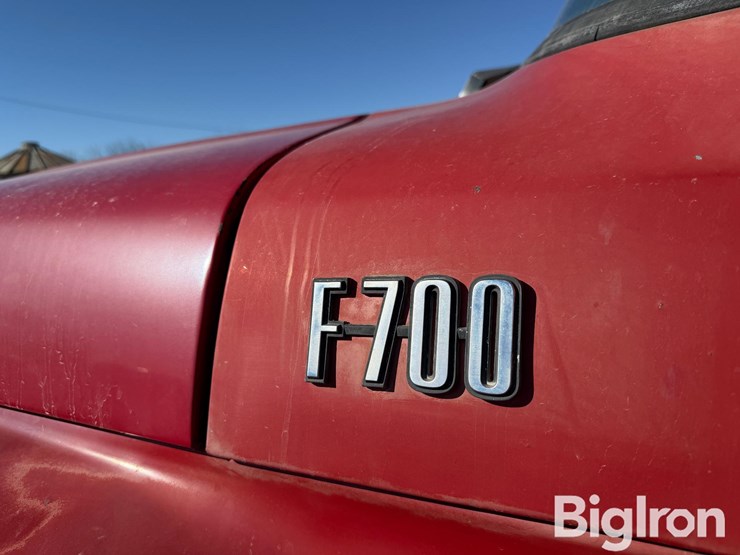 1975-ford-f700-image-11