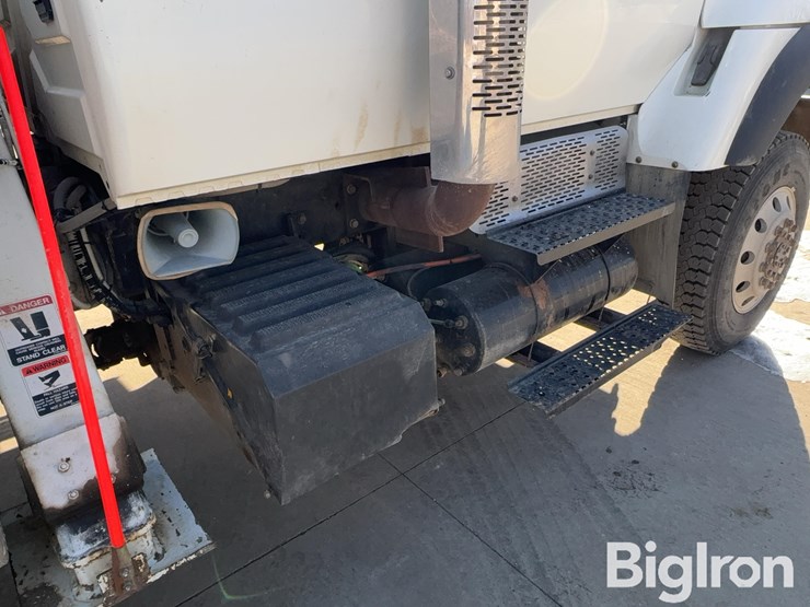 2005-international-7400-image-14