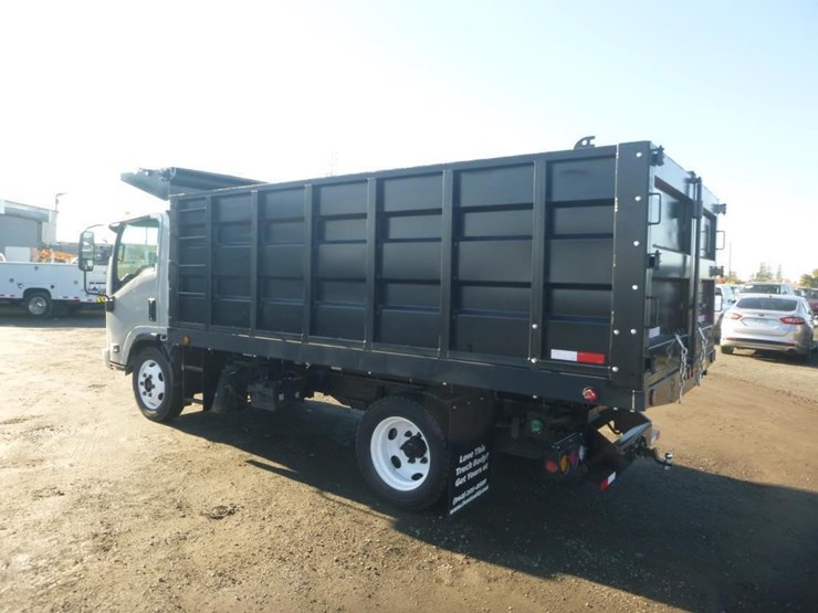 2018-isuzu-nqr-image-4