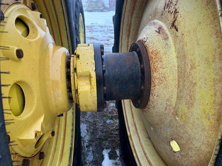 john-deere-8330-image-13