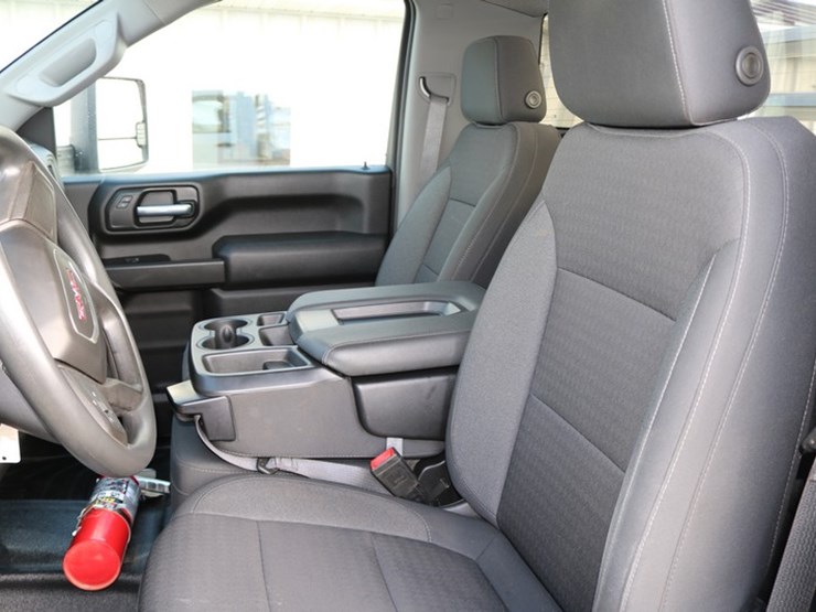 2022-gmc-5500-image-16