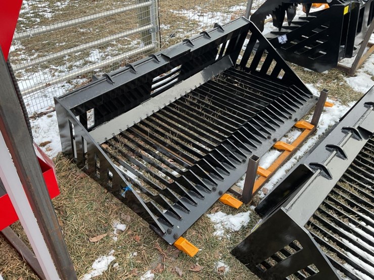 skid-steer-rock-bucket,-serial-cd-yscd251231,-66"-width,-steel-material-image-1