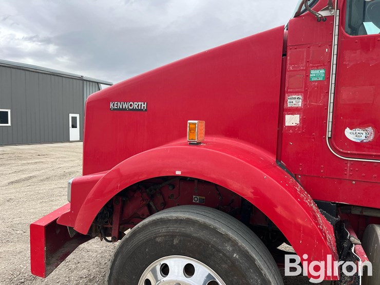 2011-kenworth-t800-image-9