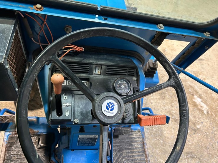 new-holland-1220-image-22