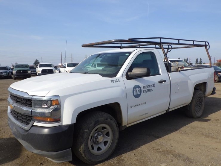 2018-chevrolet-1500-image-1