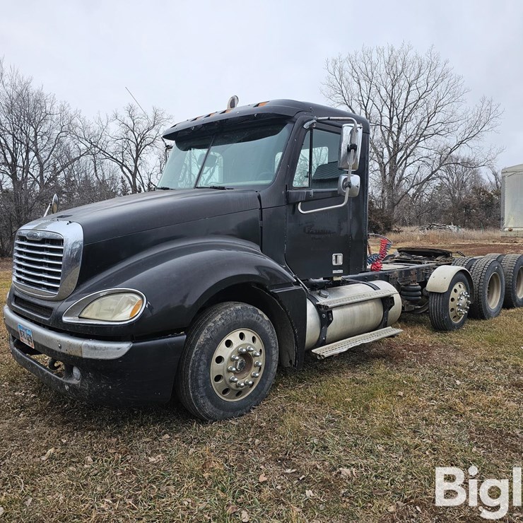 2003 FREIGHTLINER COLUMBIA 120