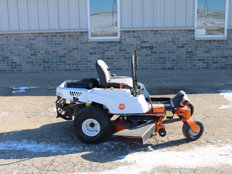 #4128-•-stihl-rz142-zero-turn-mower-image-1