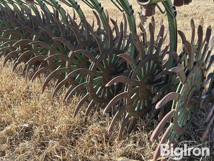 john-deere-e0400-3-pt-rotary-hoe-image-10