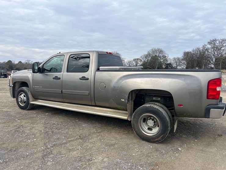 2007-chevrolet-3500-image-2