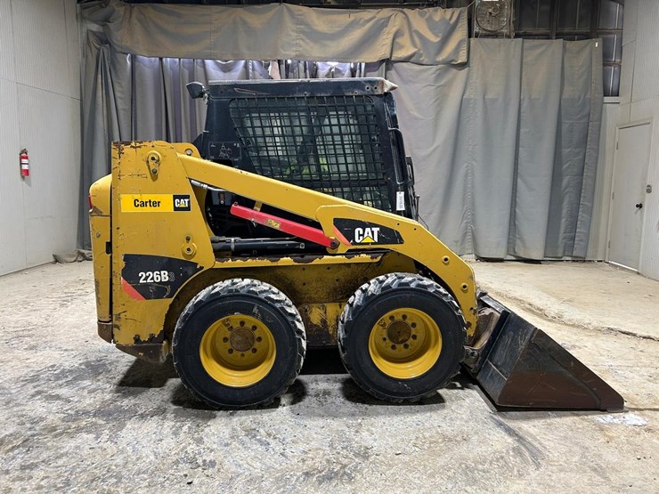 2015-caterpillar-226b3-image-5