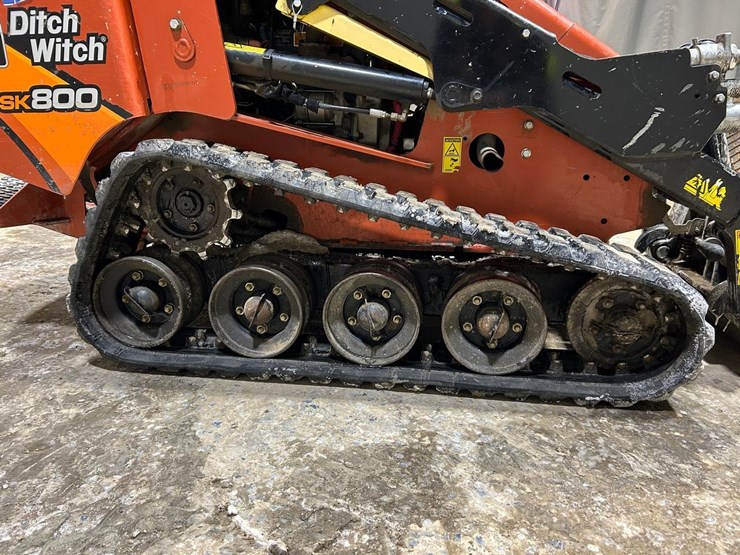 2019-ditch-witch-sk800-image-13