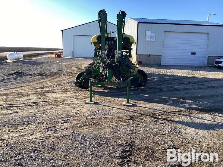 2006-john-deere-1770nt-image-2