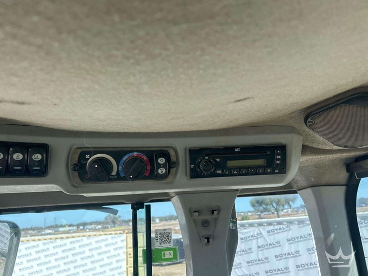 2012-caterpillar-924k-image-16