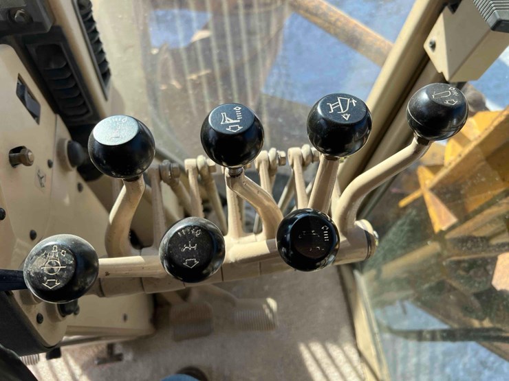 2007-caterpillar-160h-image-58