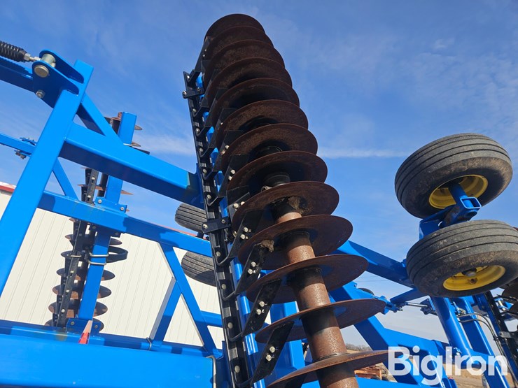 2011-landoll-7431-26-image-20