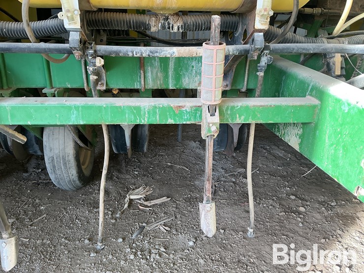 2000-john-deere-1750-image-15