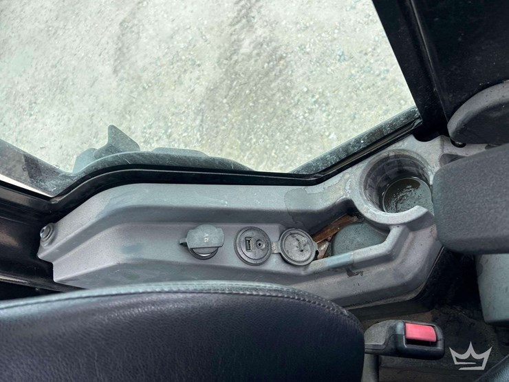 caterpillar-303-image-16