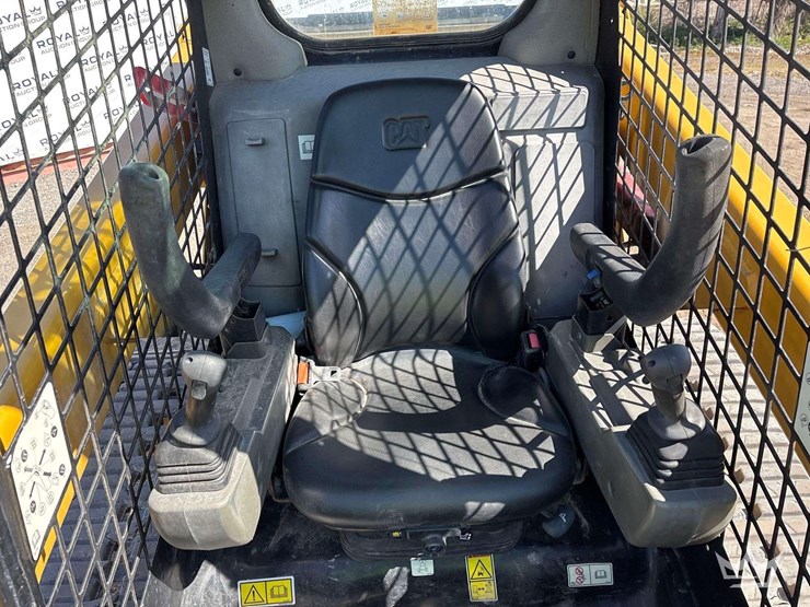 2023-caterpillar-259d3-image-22