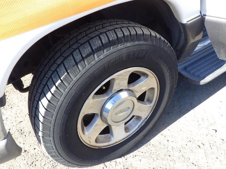 2006-ford-cargo-image-12