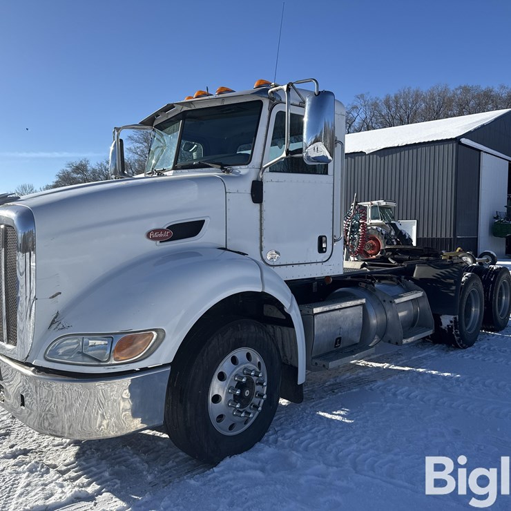 2010 PETERBILT 384
